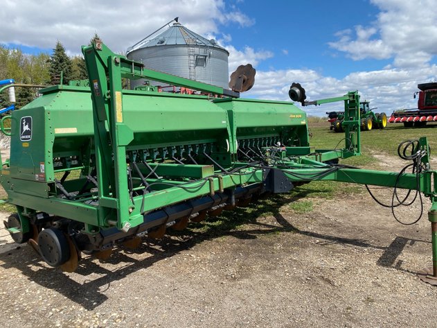 Image for JOHN DEERE 20’ 1560 NO TILL DRILL