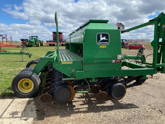 Image for JOHN DEERE 20’ 1560 NO TILL DRILL