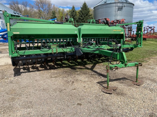 Image for JOHN DEERE 20’ 1560 NO TILL DRILL