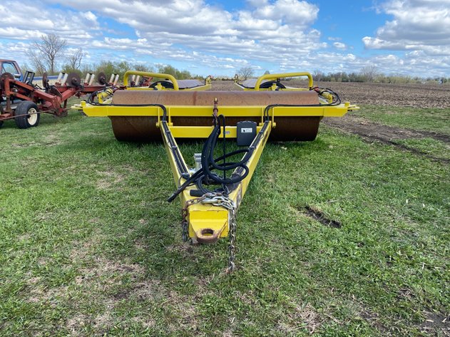 Image for 2014 DEGELMAN LAND ROLLER 7645