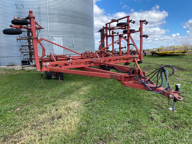 Image for CASE IH 30’ 4900 VIBRA TILLER FIELD CULTIVATOR