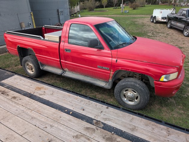 Image for 2001 DODGE RAM 2500 SPORT REGULAR CAB LONG BOX TRUCK