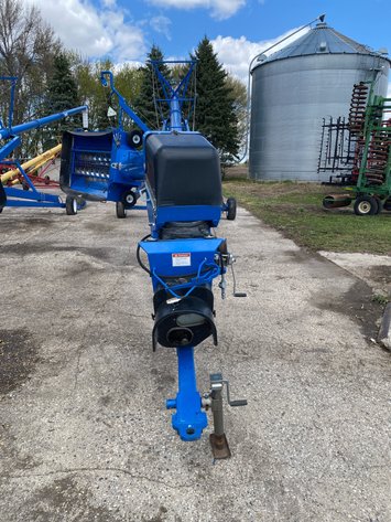 Image for 2011 BRANDT 1370 SWING HOPPER AUGER