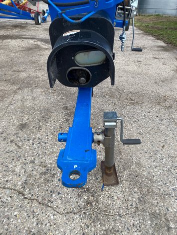 Image for 2011 BRANDT 1370 SWING HOPPER AUGER