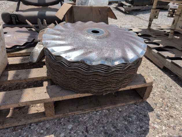 Image for PALLET WITH JACKS, AND PARTS