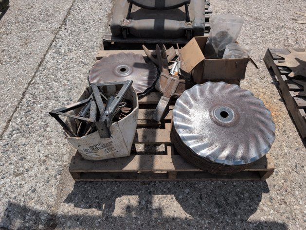 Image for PALLET WITH JACKS, AND PARTS