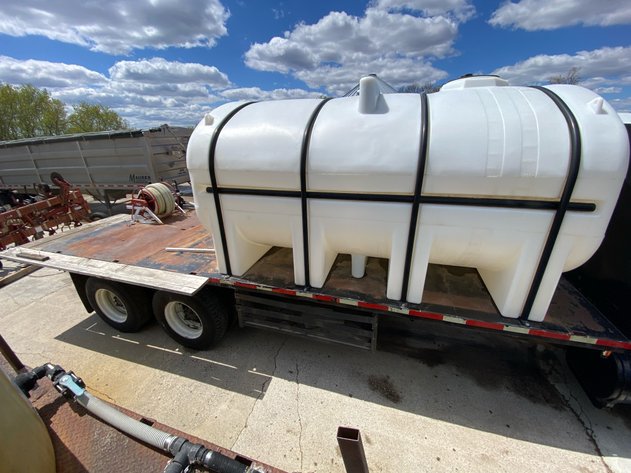 Image for 1988 FORD L9000 FLAT BED TRUCK