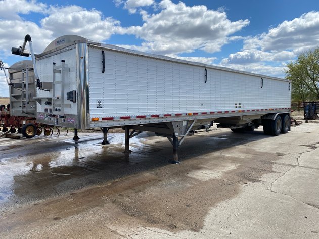 Image for 2013 WILSON ALUMINUM 40' HOPPER BOTTOM SEMI TRAILER