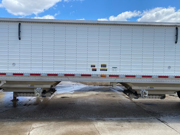 Image for 2013 WILSON ALUMINUM 40' HOPPER BOTTOM SEMI TRAILER