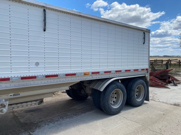 Image for 2013 WILSON ALUMINUM 40' HOPPER BOTTOM SEMI TRAILER