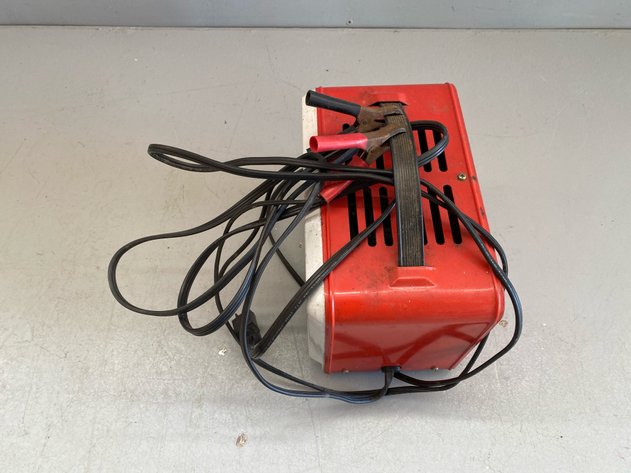 Image for BATTERY CHARGER