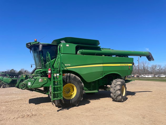 Image for CC Planter Gin Spring Farm Machinery Auction