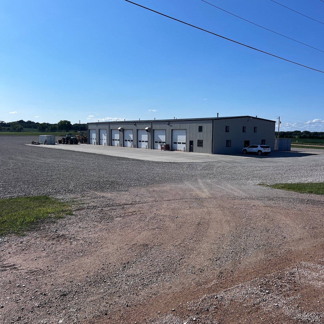 Image for TREMENDOUS HIGH VISIBILITY COMMERCIAL PROPERTY NO RESERVE LIVE AUCTION