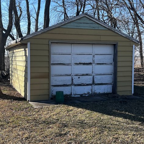 Image for No Reserve Acreage Estate LIVE Auction Featuring Home and Outbuilding on 2.66 Acres near Fremont, NE