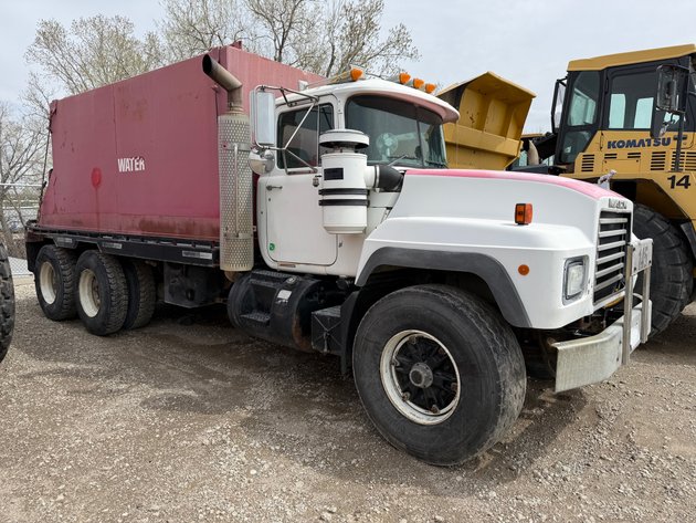 Image for Eastern Nebraska's Late Model Truck, Trailer, Construction & Farm Equipment No Reserve LIVE Auction