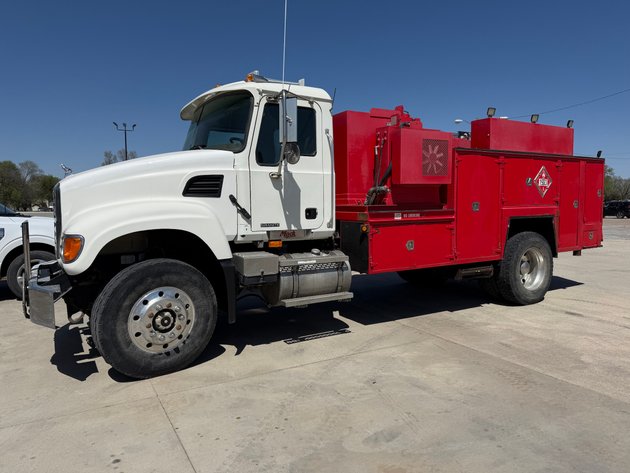 Image for Eastern Nebraska's Late Model Truck, Trailer, Construction & Farm Equipment No Reserve LIVE Auction
