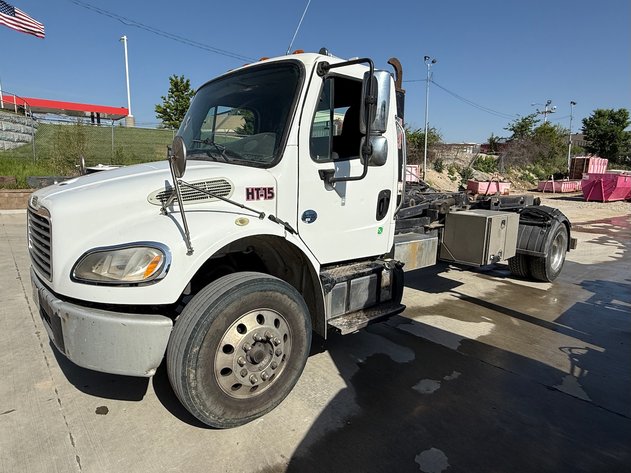Image for Eastern Nebraska's Late Model Truck, Trailer, Construction & Farm Equipment No Reserve LIVE Auction