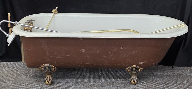 Image for Selling for the Dan and Fran Marcum Living Estate