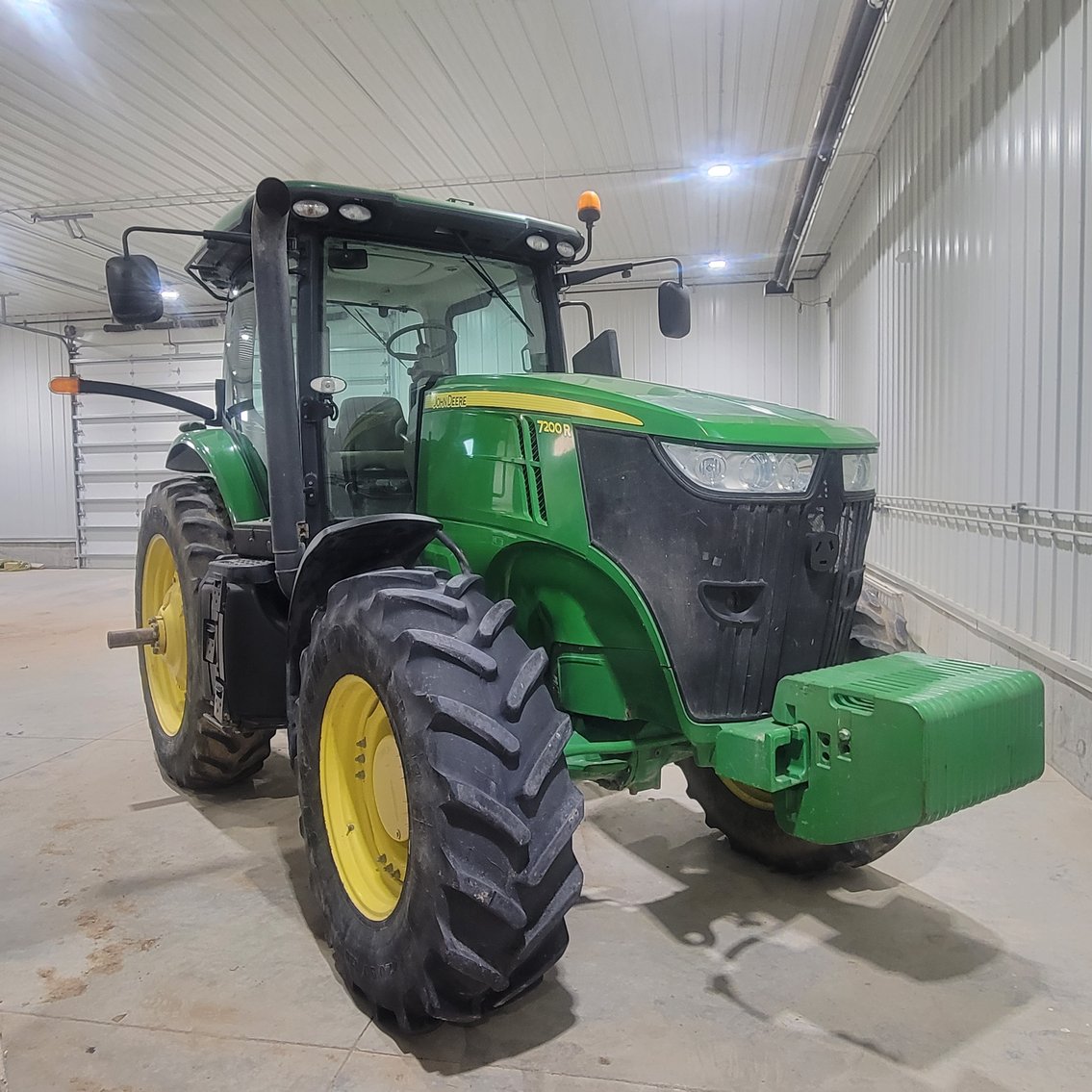 Image for John Deere 7200R