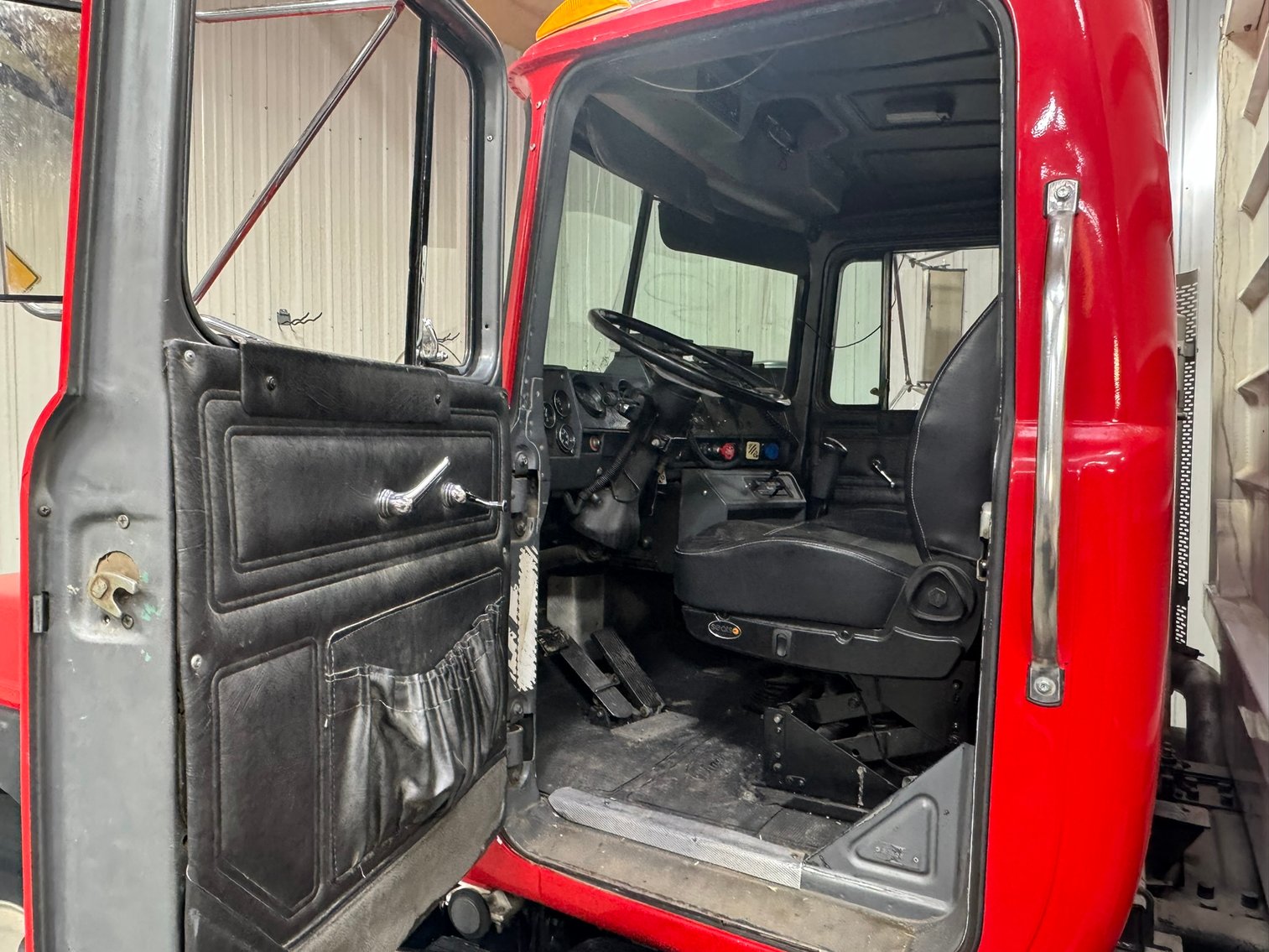 Image for 1997 MACK RD688S