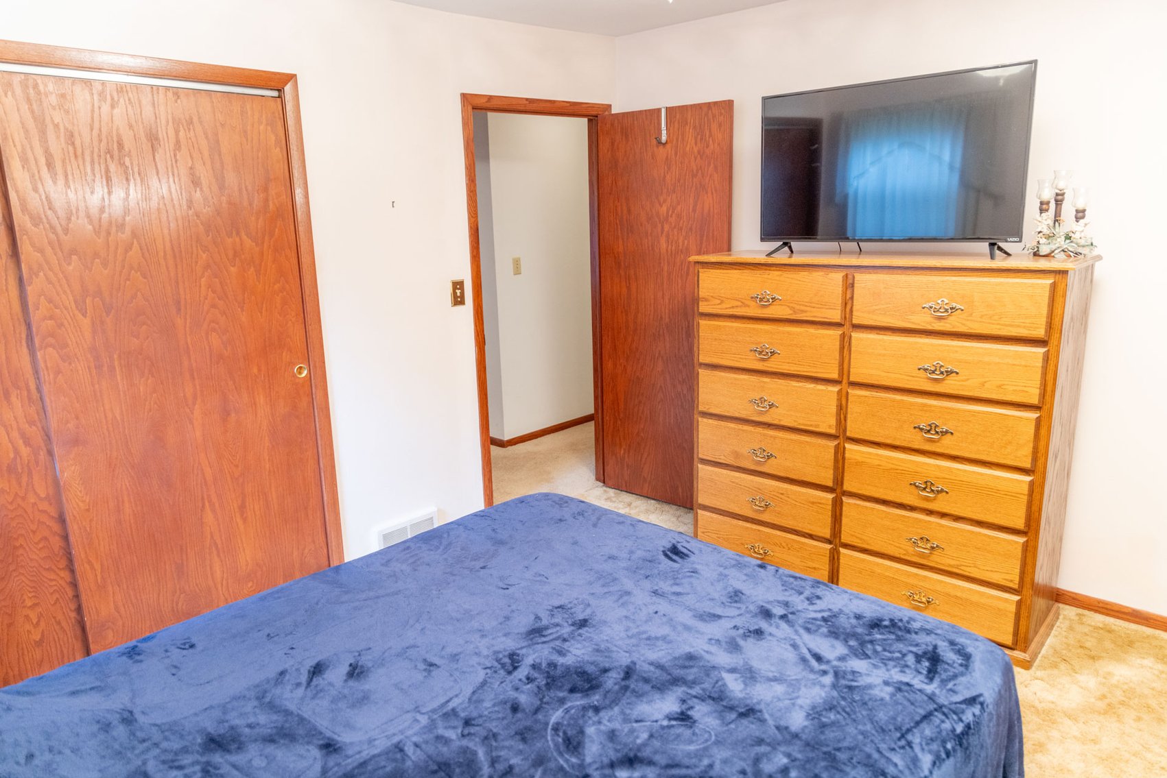 Image for Oconomowoc Ranch Home W395N5892 Laketon Ave For Sale by Online Bidding