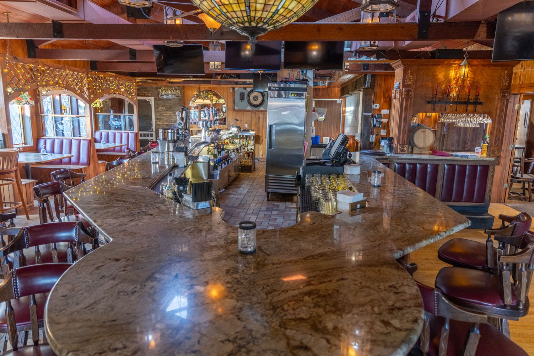 Image for Washington County Casual Family Pub & Restaurant For Sale