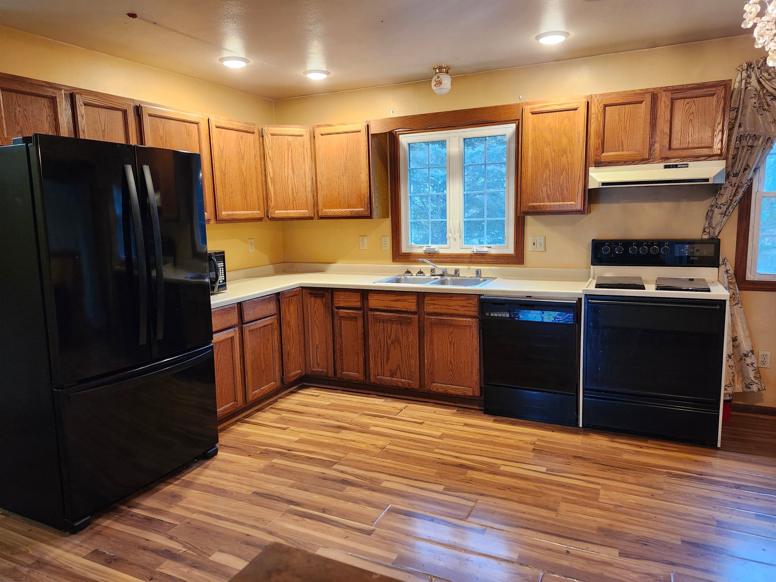 Image for 205 Alvin Circle, Beaver Dam – Online Bidding for Quiet Cul-de-Sac Home