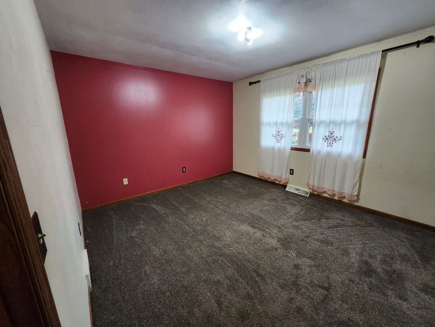 Image for 205 Alvin Circle, Beaver Dam – Online Bidding for Quiet Cul-de-Sac Home