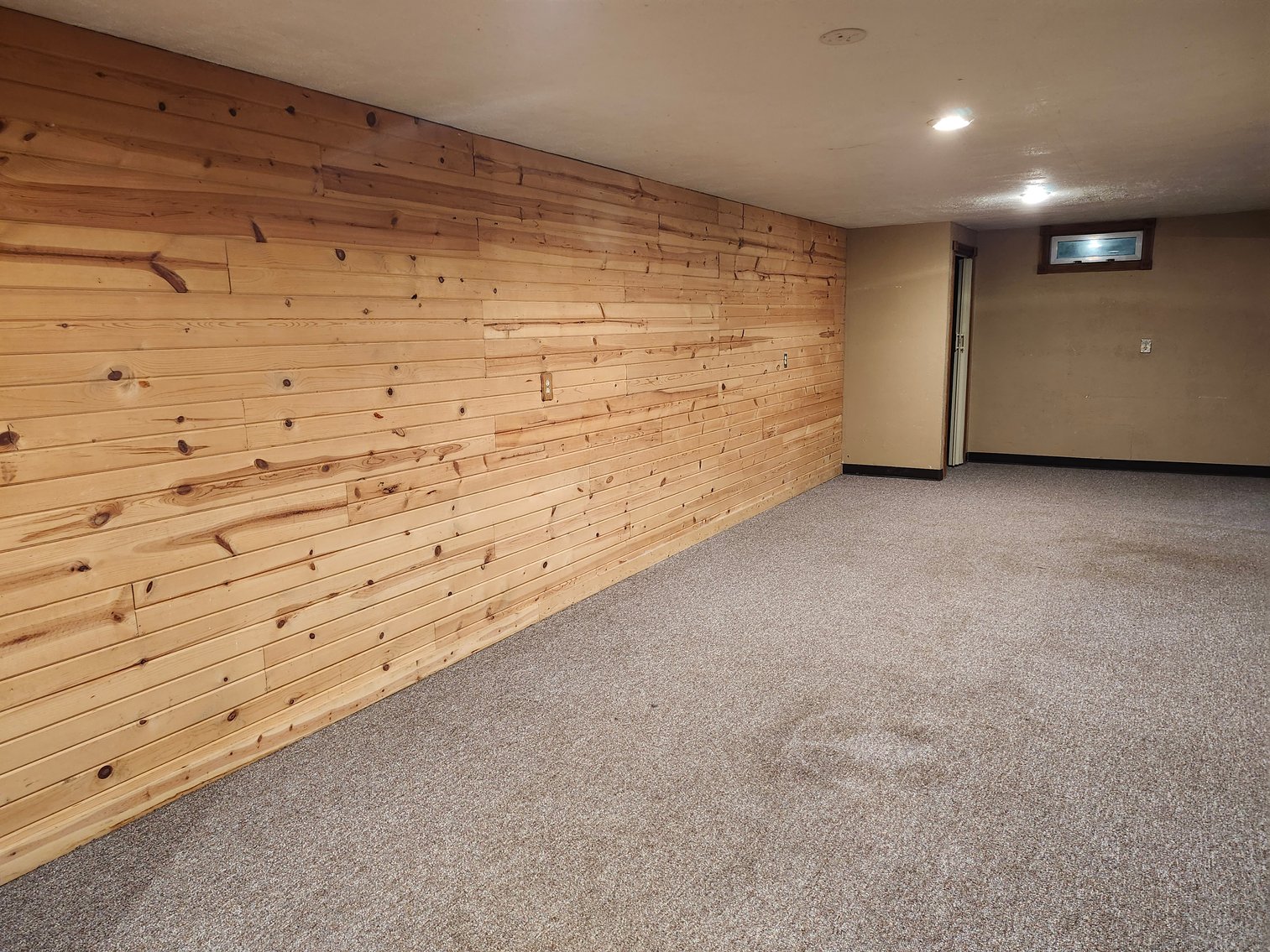 Image for 205 Alvin Circle, Beaver Dam – Online Bidding for Quiet Cul-de-Sac Home