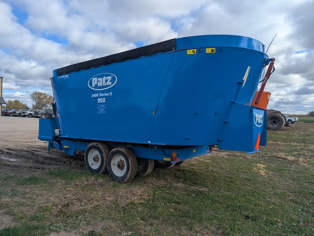 Image for Auction Time: 2015 Patz 2400 Series II 950