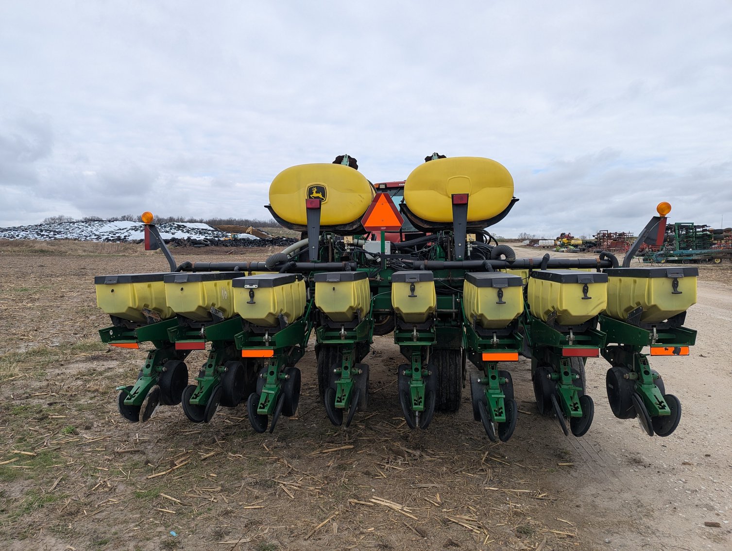 Image for Auction Time: 2002 John Deere 1780 16R22 Planter
