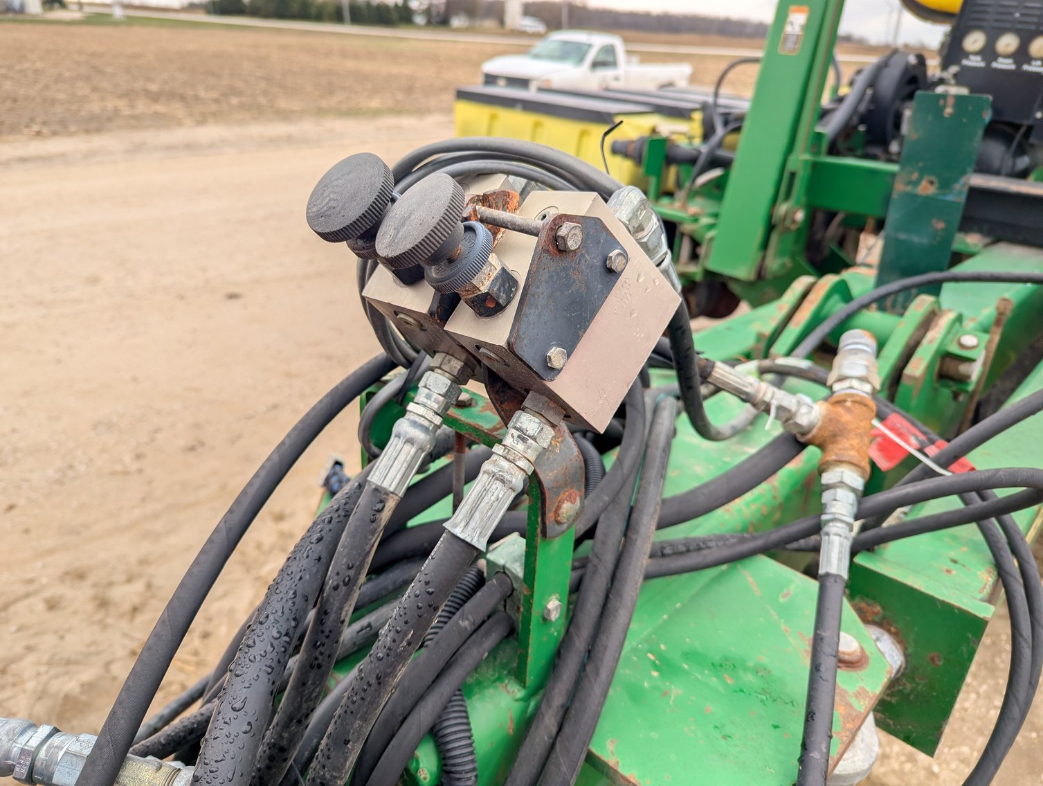 Image for Auction Time: 2002 John Deere 1780 16R22 Planter