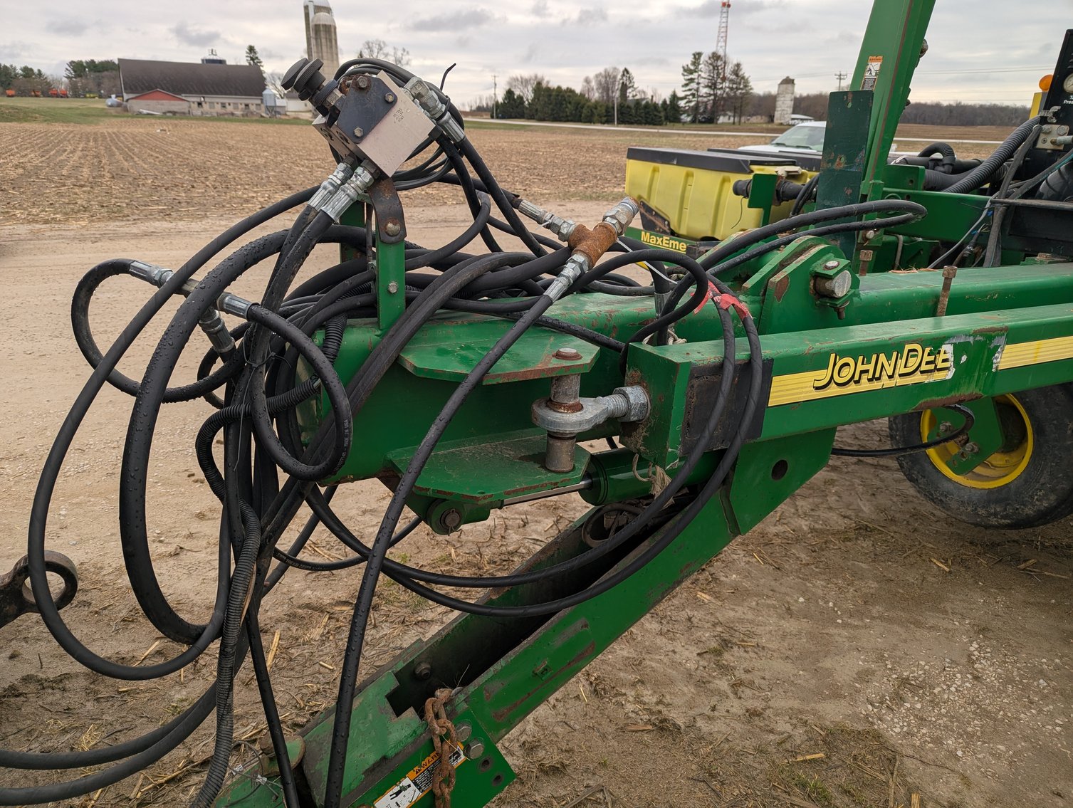 Image for Auction Time: 2002 John Deere 1780 16R22 Planter