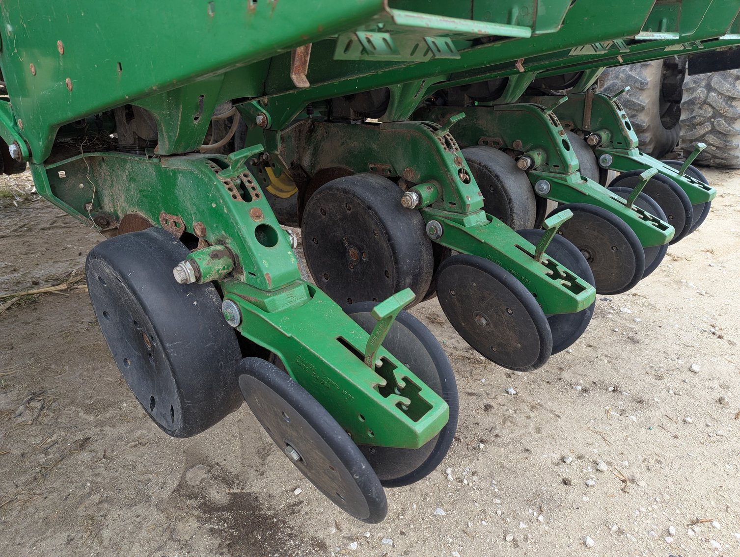 Image for Auction Time: 2002 John Deere 1780 16R22 Planter