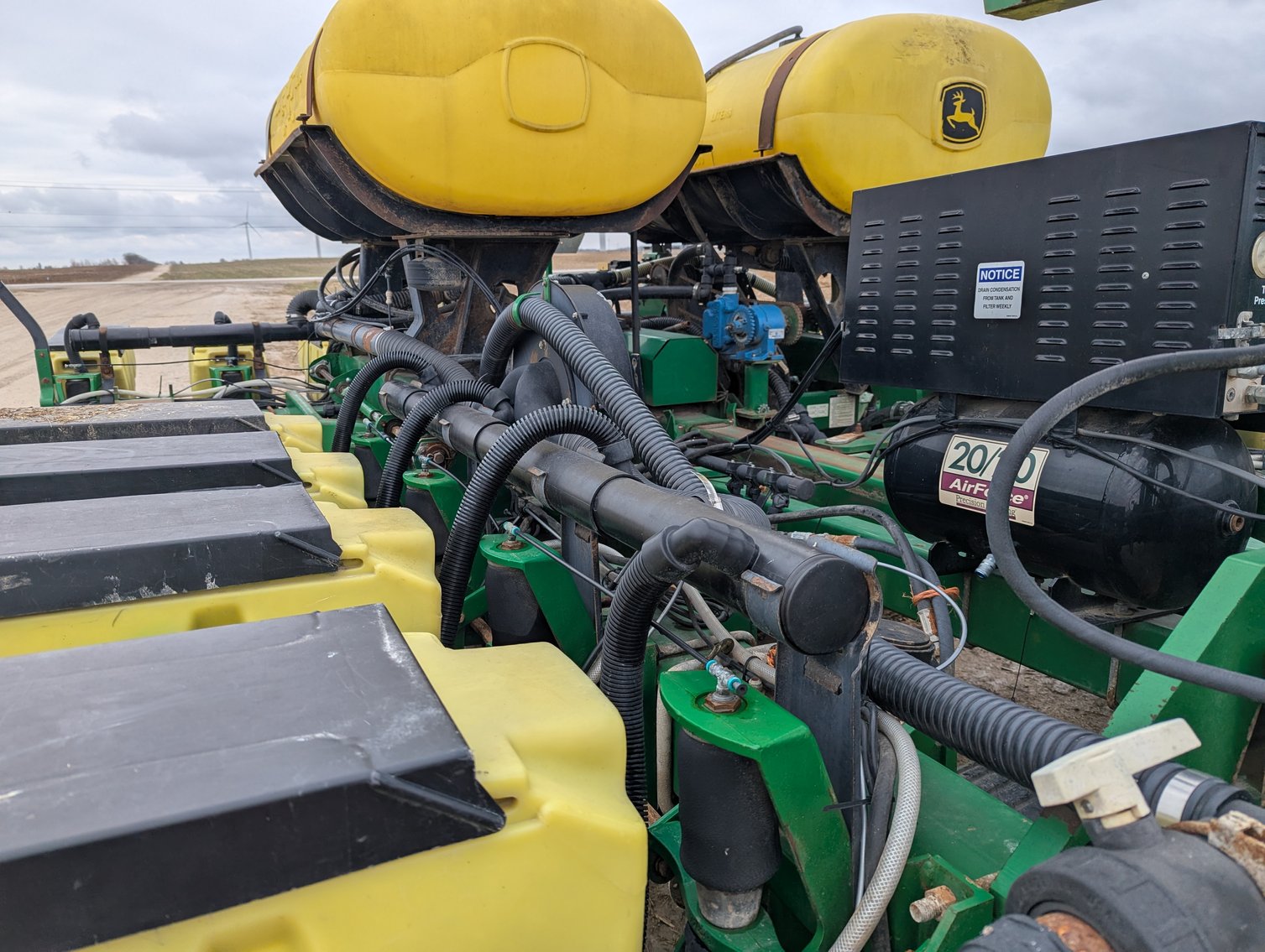 Image for Auction Time: 2002 John Deere 1780 16R22 Planter