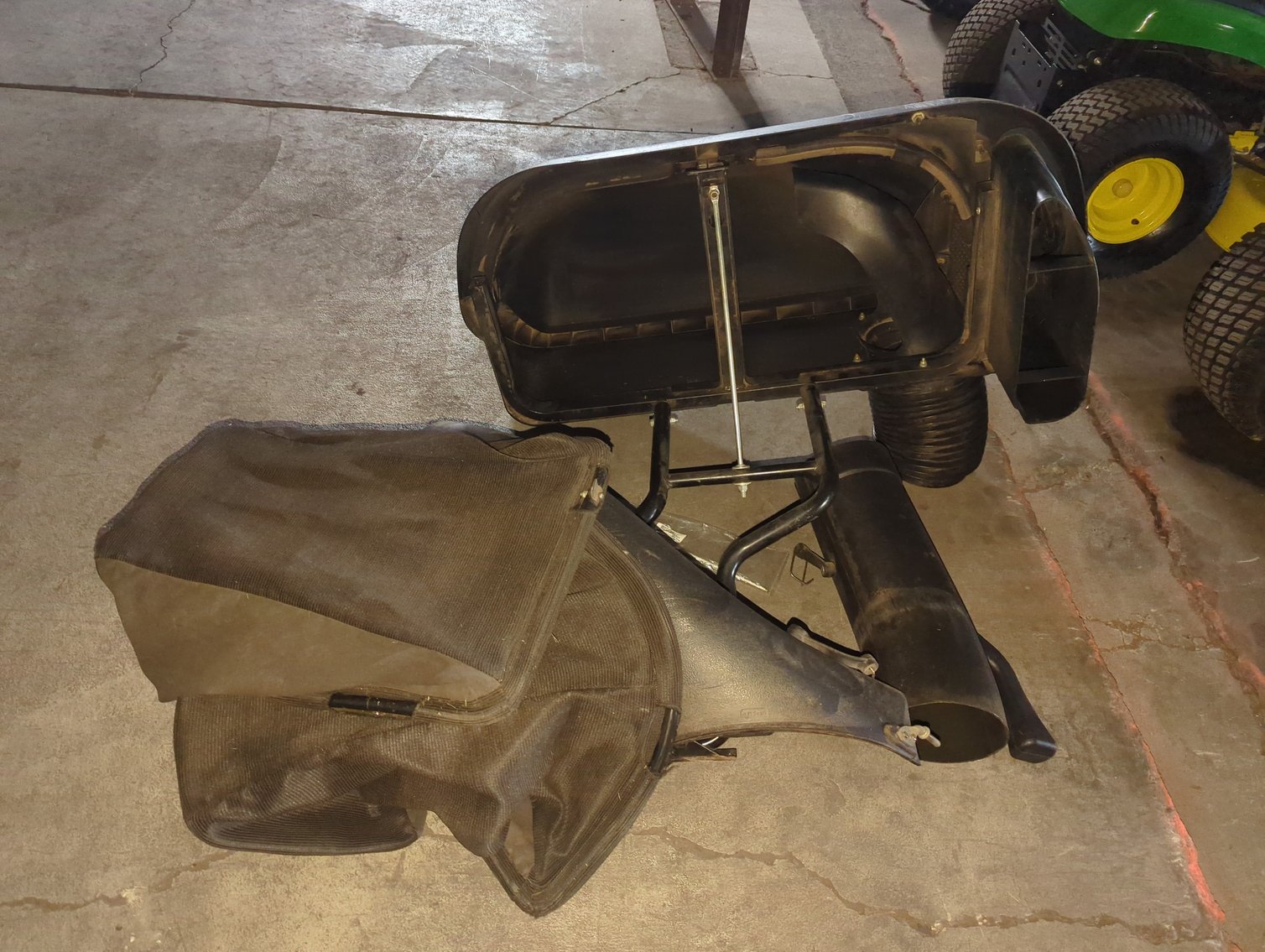 Image for 2015 John Deere X360 42
