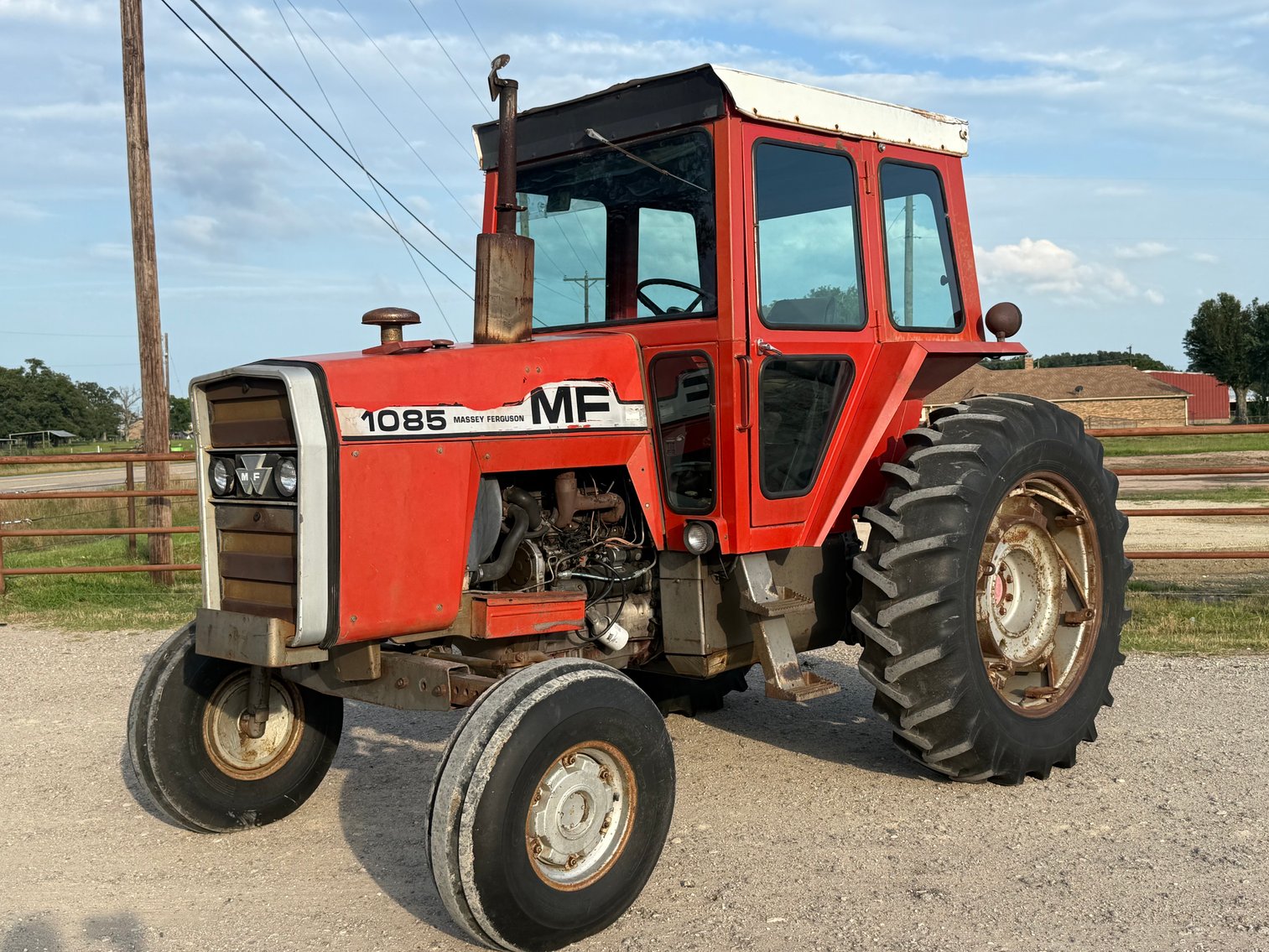 Image for Massey Ferguson 1085 Ag Tractor