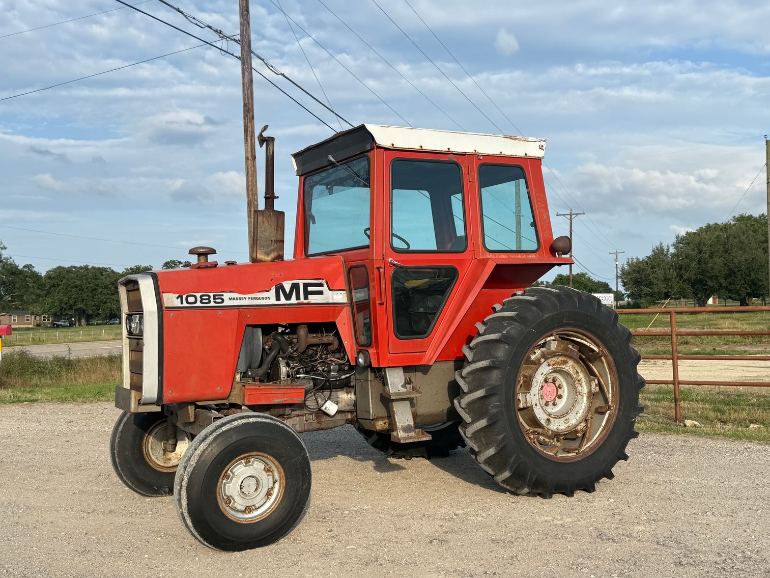 Image for Massey Ferguson 1085 Ag Tractor