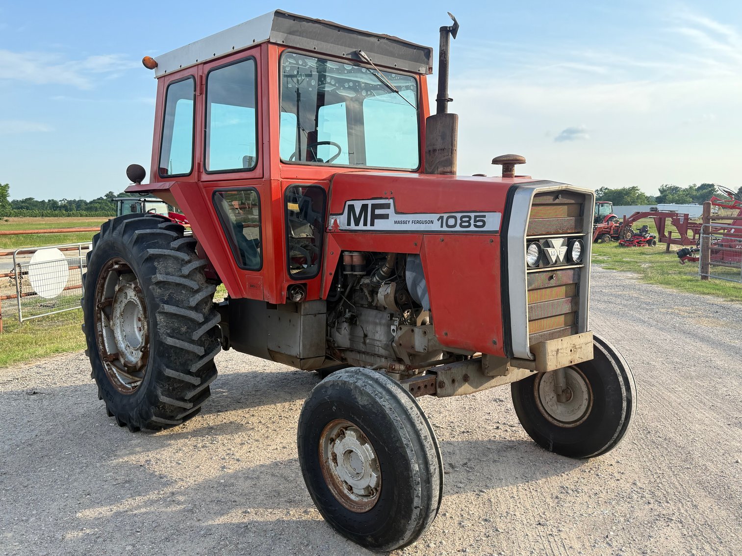 Image for Massey Ferguson 1085 Ag Tractor