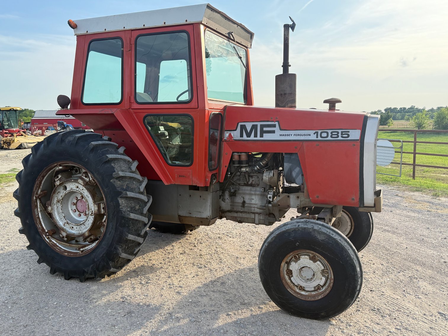 Image for Massey Ferguson 1085 Ag Tractor