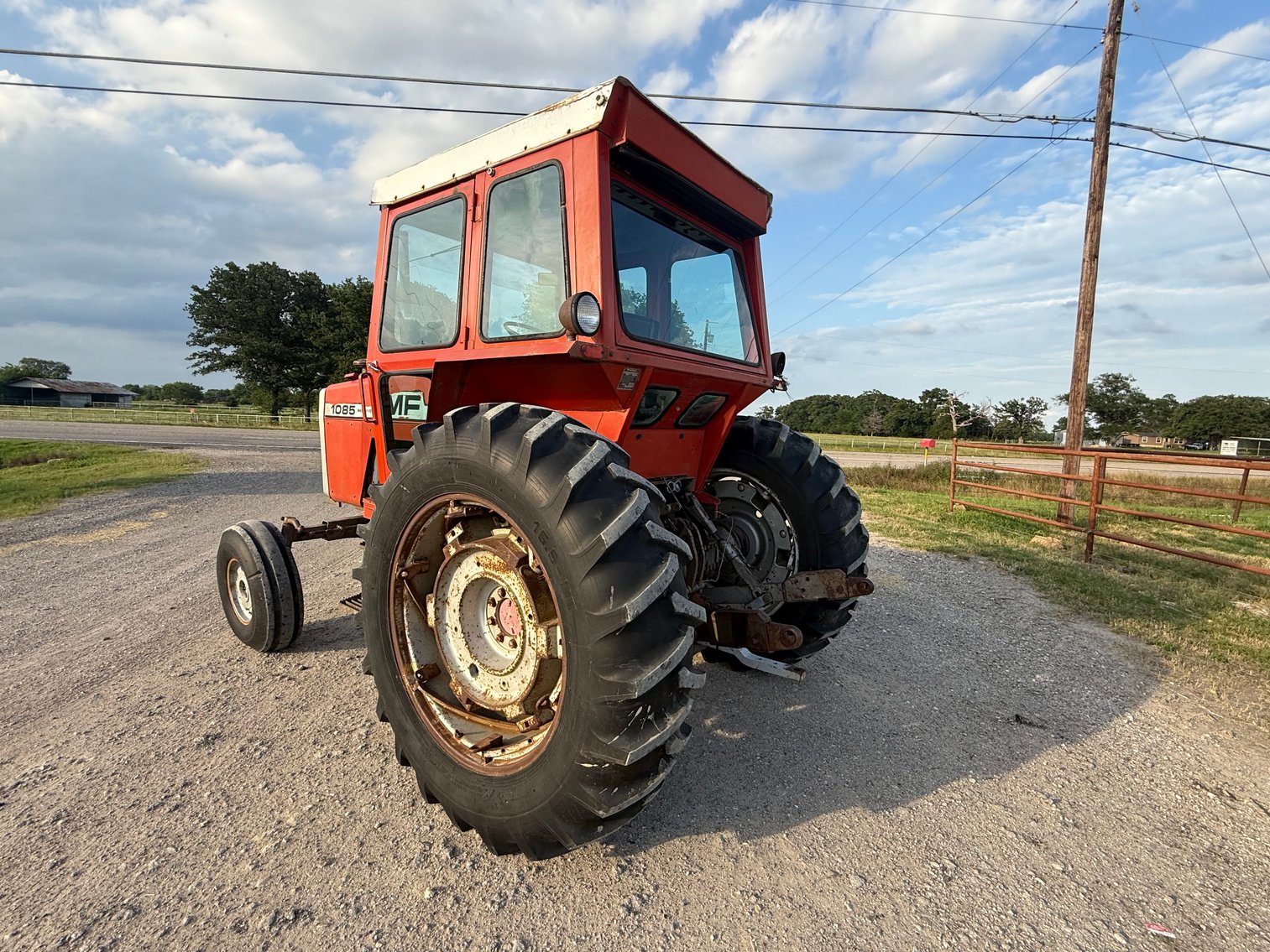 Image for Massey Ferguson 1085 Ag Tractor