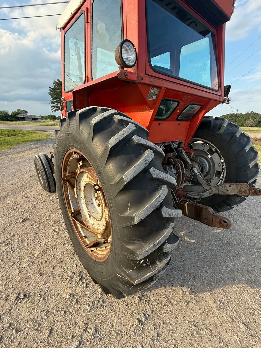 Image for Massey Ferguson 1085 Ag Tractor