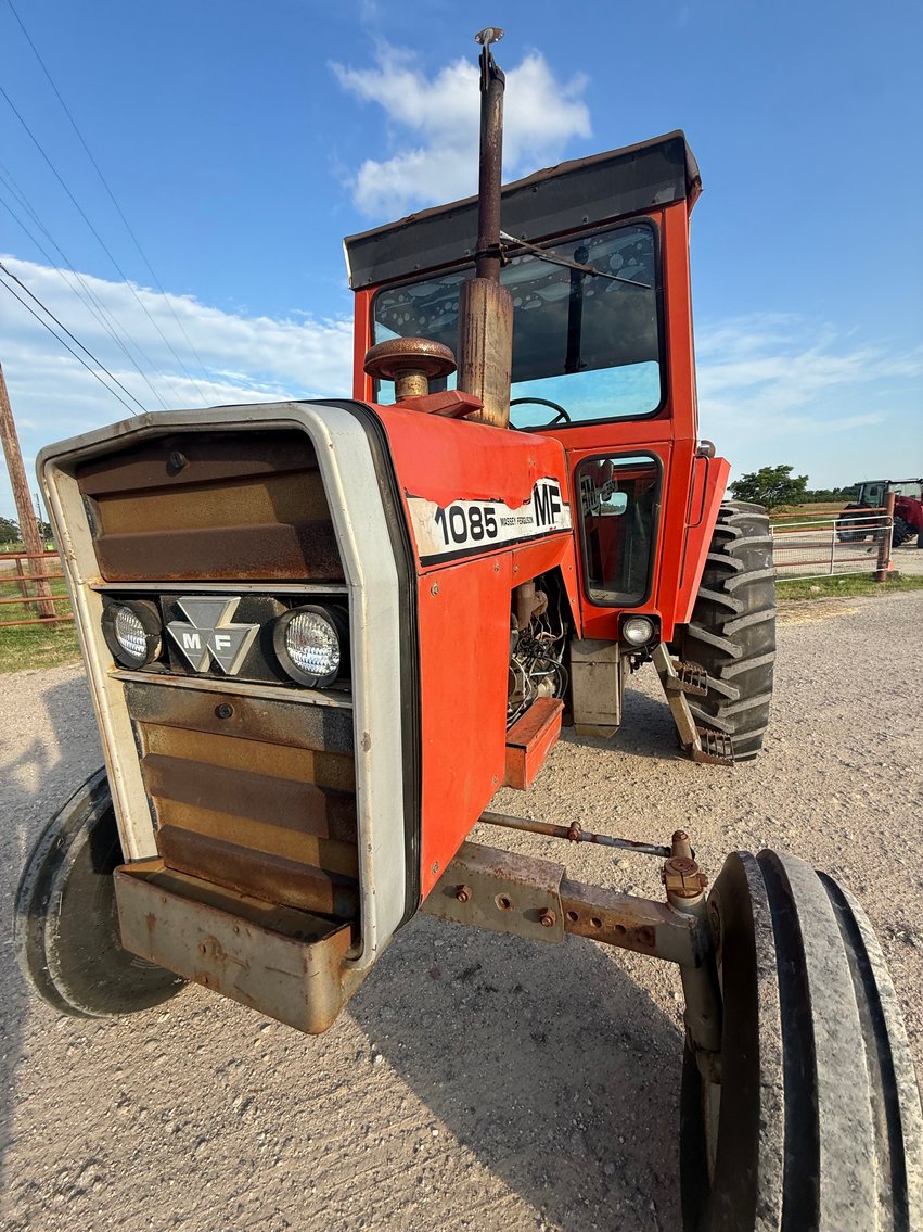 Image for Massey Ferguson 1085 Ag Tractor
