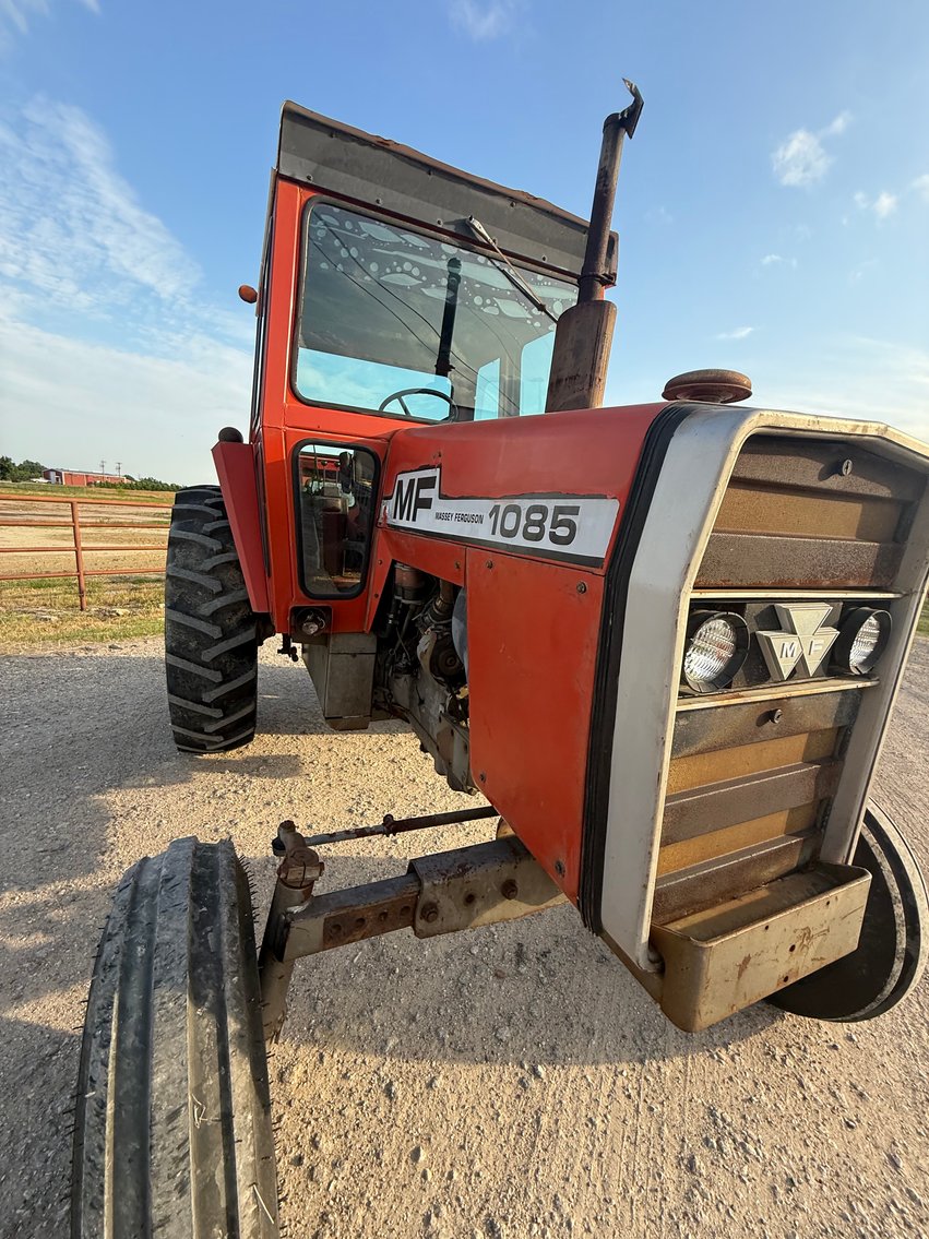 Image for Massey Ferguson 1085 Ag Tractor