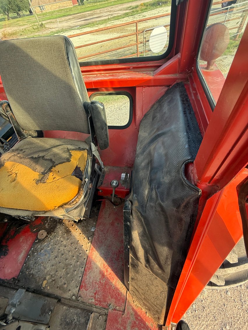 Image for Massey Ferguson 1085 Ag Tractor