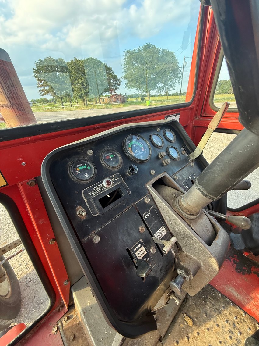 Image for Massey Ferguson 1085 Ag Tractor