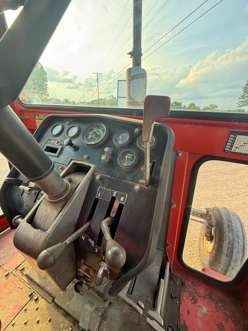 Image for Massey Ferguson 1085 Ag Tractor
