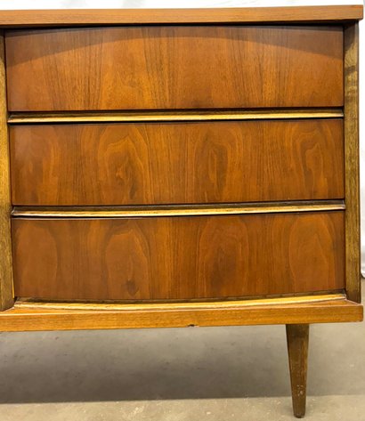 Image for Past & Present Finds Estate Auction: Vintage & Antique Treasures, Art, Furniture, Décor & More