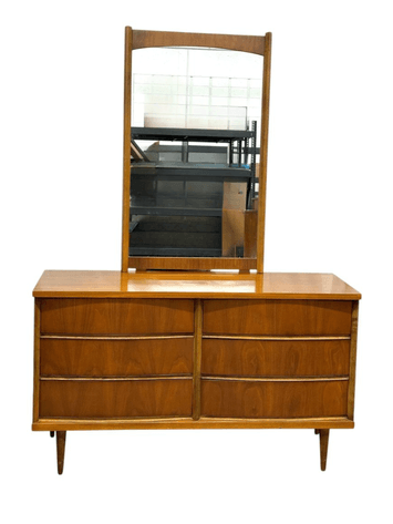 Image for Past & Present Finds Estate Auction: Vintage & Antique Treasures, Art, Furniture, Décor & More