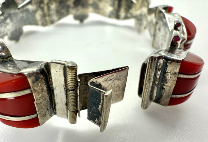 Image for Glamour & Grace: Antique & Vintage Costume Jewelry Auction